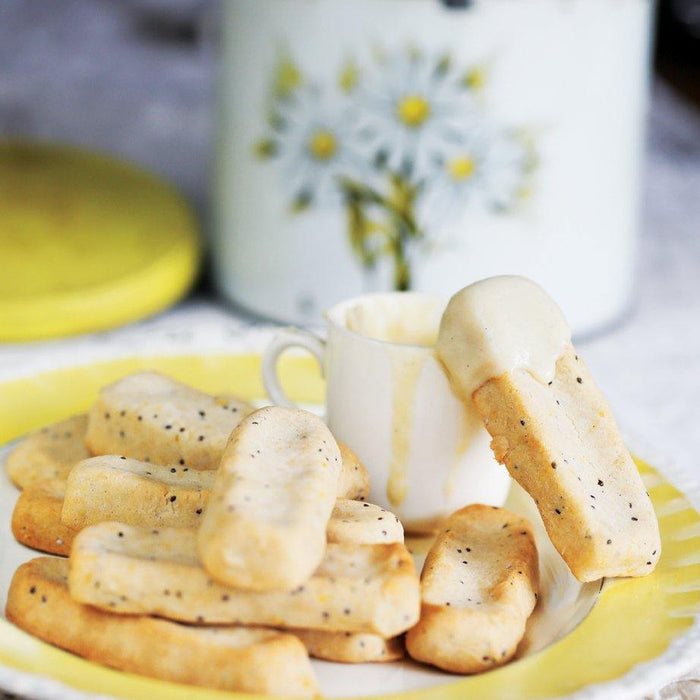 Lemon &amp; Chia Shortbread Biscuits - Santos Organics